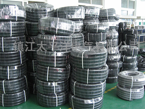 黑(hēi)色波紋尼(ni)龍軟管