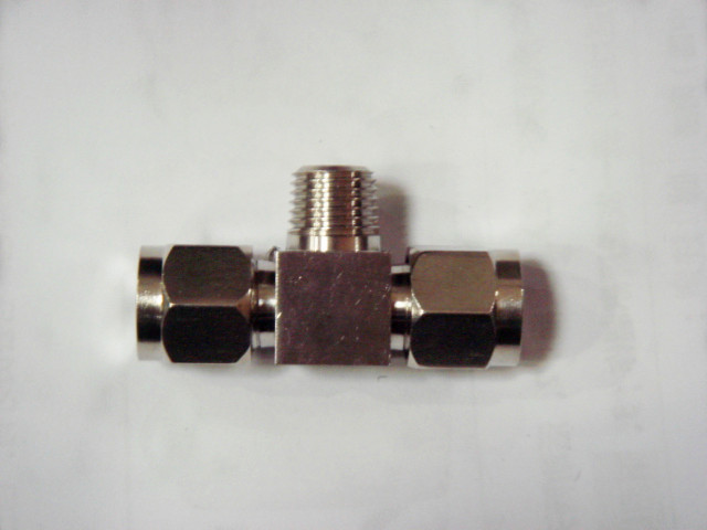 卡(ka)套式三通終端接(jiē)頭