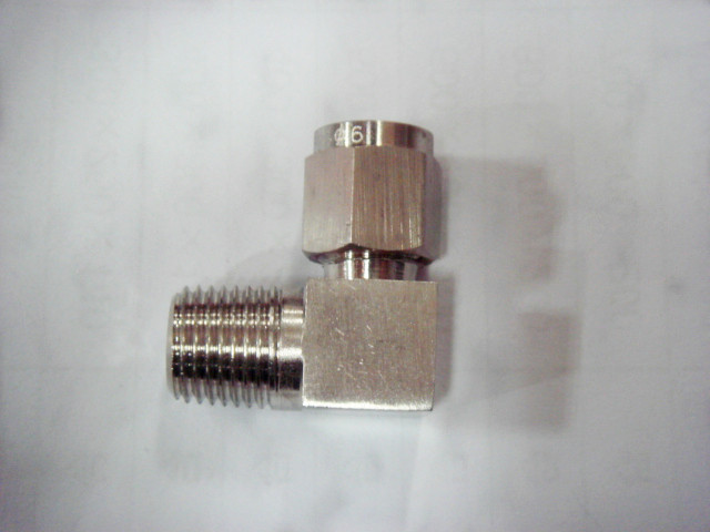 卡套彎通終端(duan)接頭